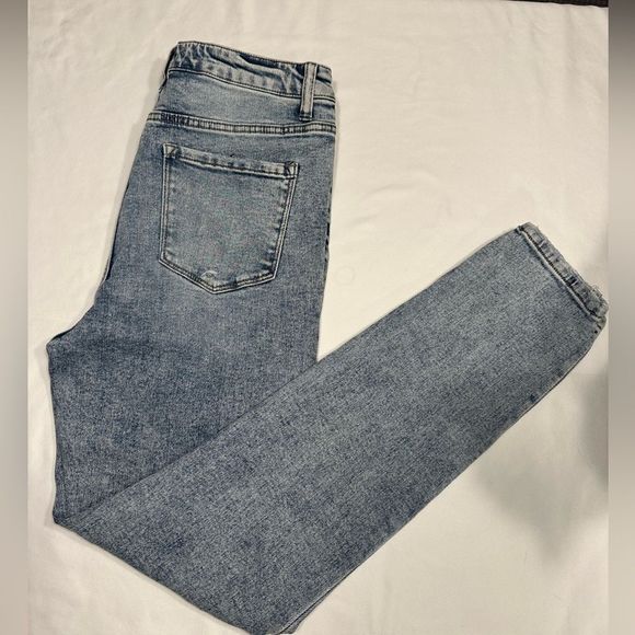 VERVET Distressed Skinny Jeans - Picture 9 of 9